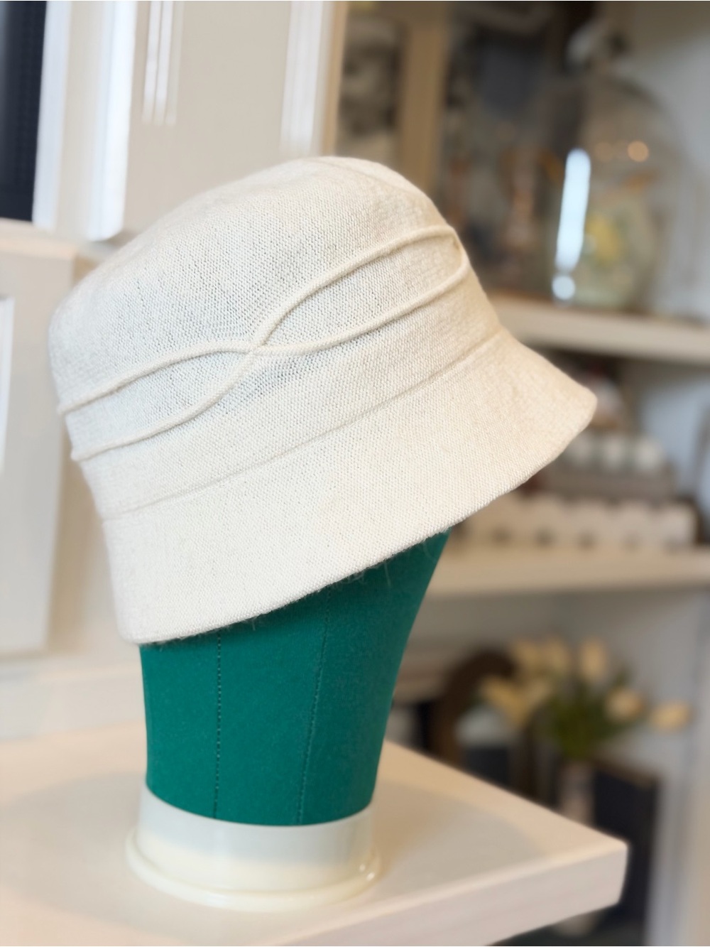 Vintage Arlin Cream Bucket Hat | Textured Wool Blend Cloche Hat | Cottagecore - Picture 4 of 6